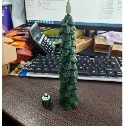 圣诞松果形蜡烛和烛台