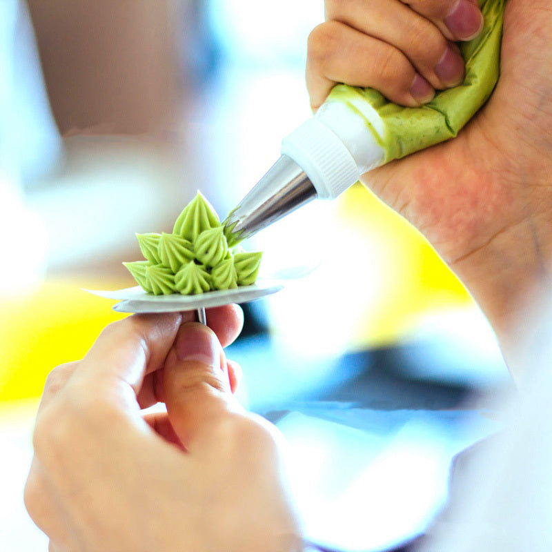 50-piece Disposable Cream Piping Bags and Baking Accessories for Cake Making