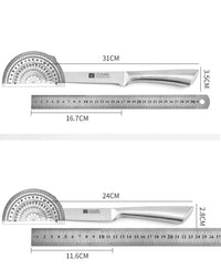 Набор кухонных ножей из нержавеющей стали в современном минималистичном стиле